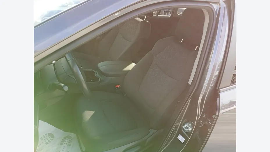 TOYOTA RAV4 -
