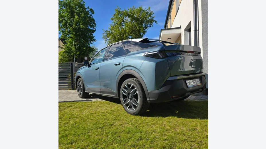 PEUGEOT 3008 -