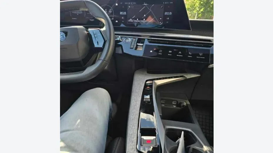 PEUGEOT 3008 -