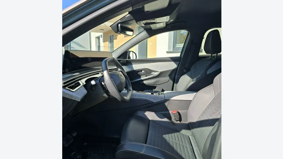 PEUGEOT 3008 -