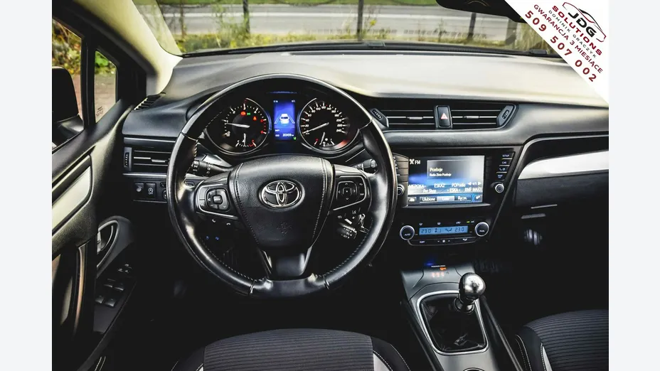 TOYOTA Avensis -