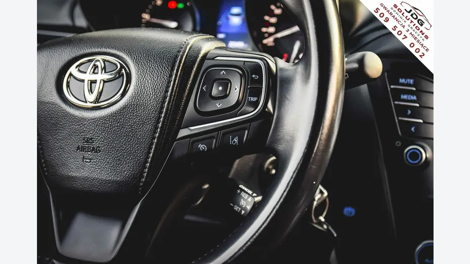 TOYOTA Avensis -