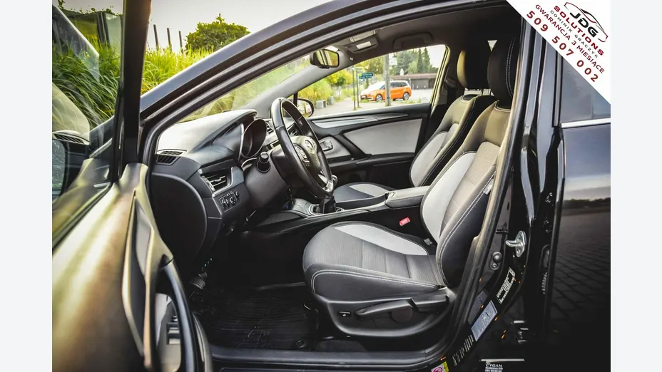 TOYOTA Avensis -
