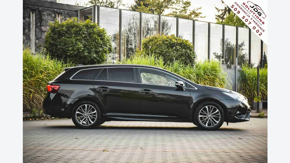 TOYOTA Avensis -