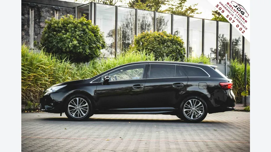 TOYOTA Avensis -