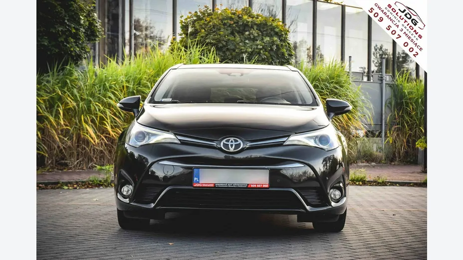 TOYOTA Avensis -