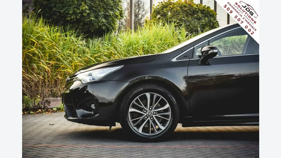 TOYOTA Avensis -