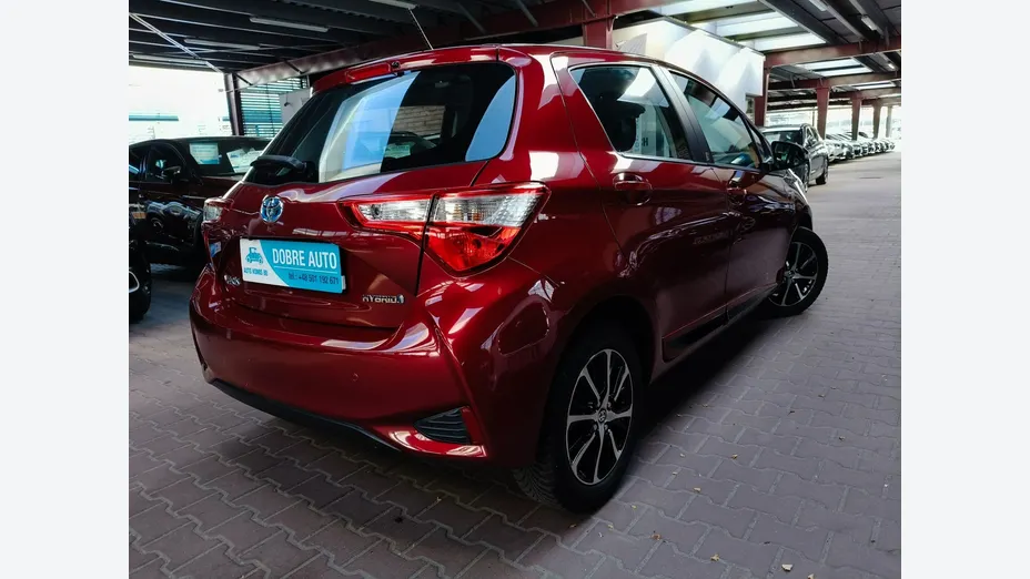 TOYOTA Yaris -