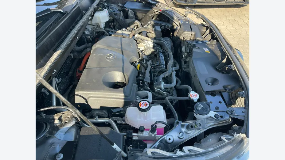 TOYOTA RAV4 -