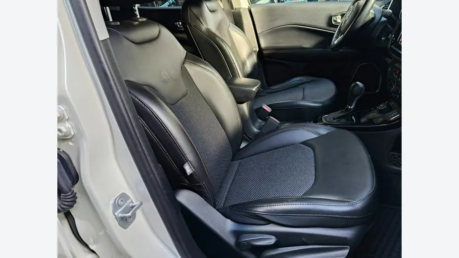 JEEP Compass -