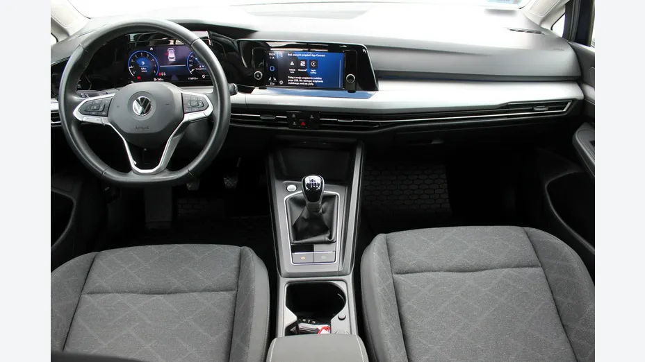 VOLKSWAGEN Golf -