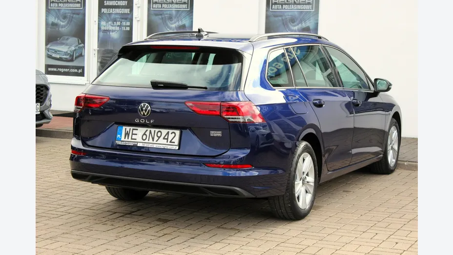 VOLKSWAGEN Golf -