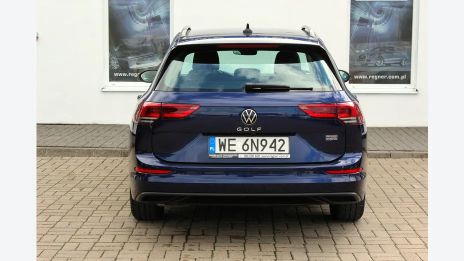 VOLKSWAGEN Golf -