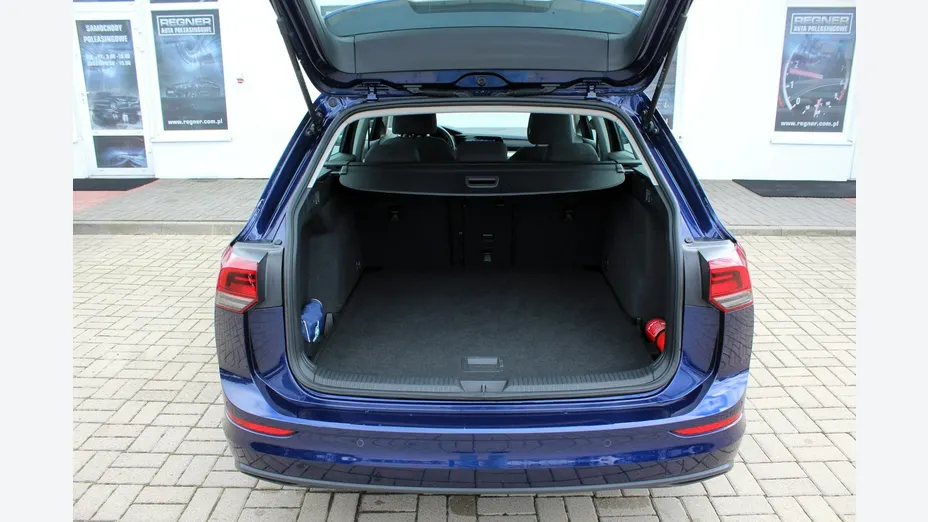 VOLKSWAGEN Golf -