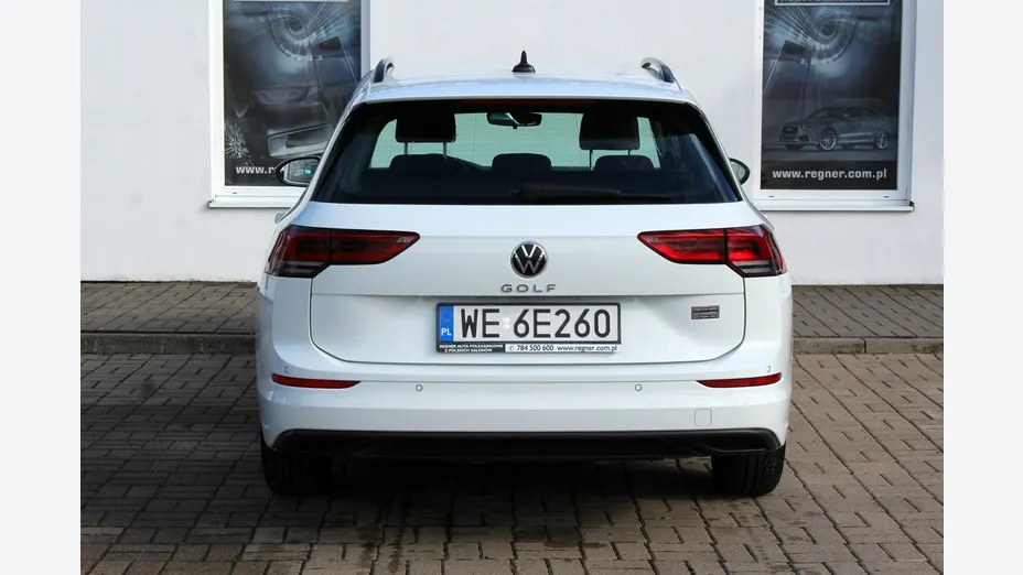 VOLKSWAGEN Golf -