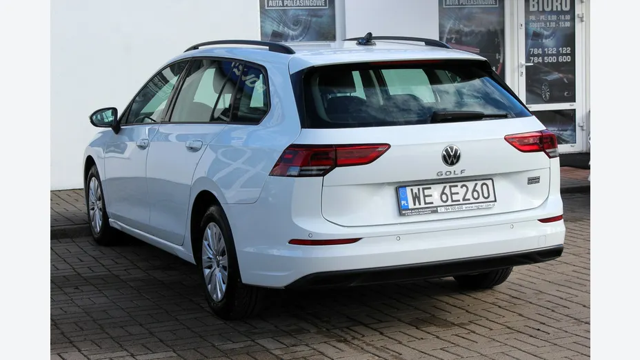 VOLKSWAGEN Golf -