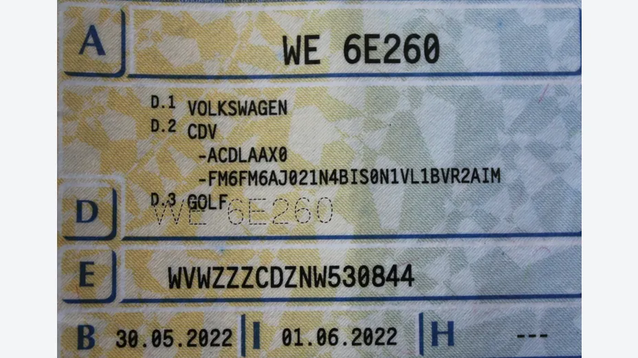 VOLKSWAGEN Golf -