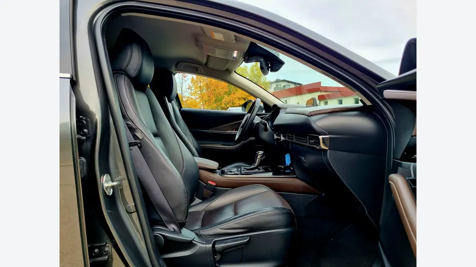 MAZDA CX-30 -
