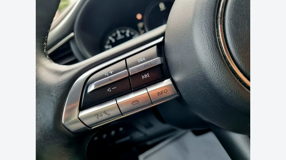 MAZDA CX-30 -