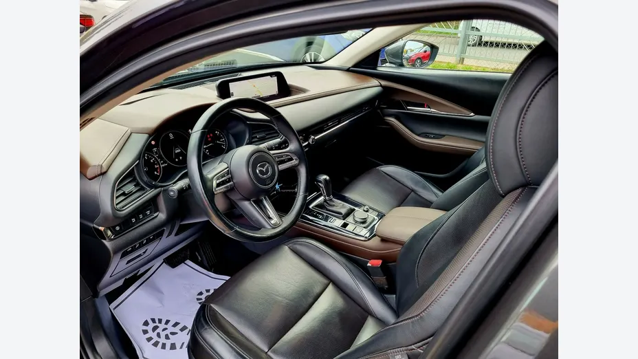 MAZDA CX-30 -
