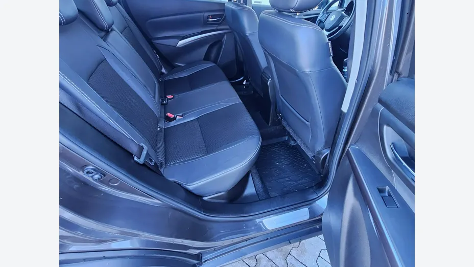 SUZUKI S-Cross -