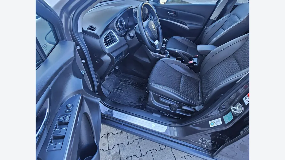SUZUKI S-Cross -