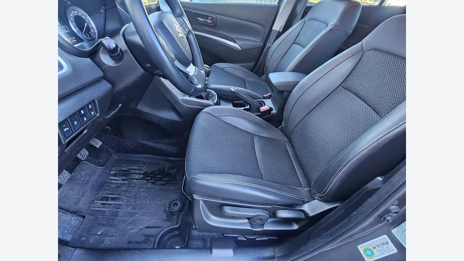 SUZUKI S-Cross -