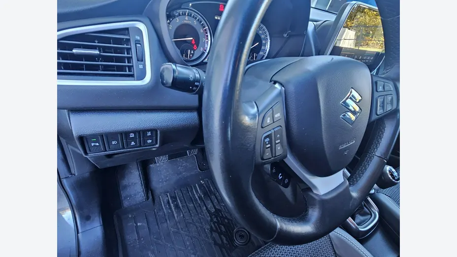 SUZUKI S-Cross -