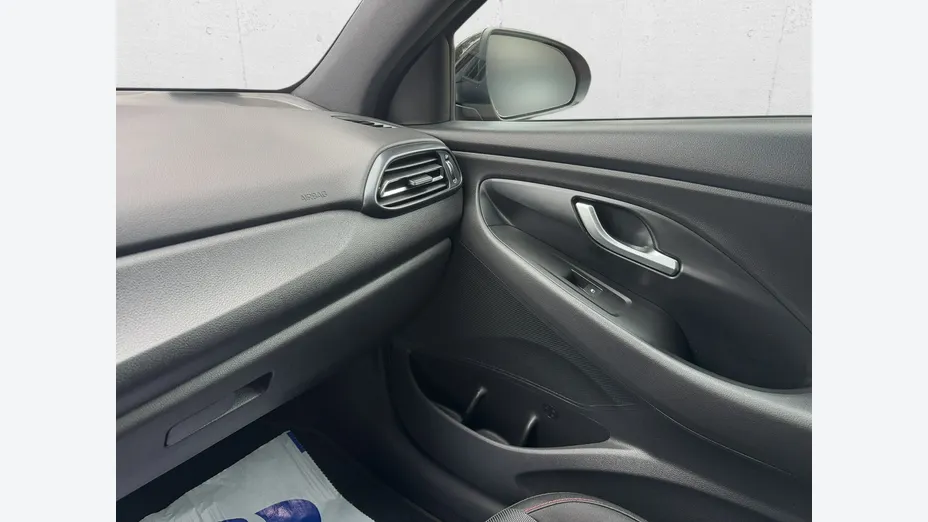 HYUNDAI i30 -