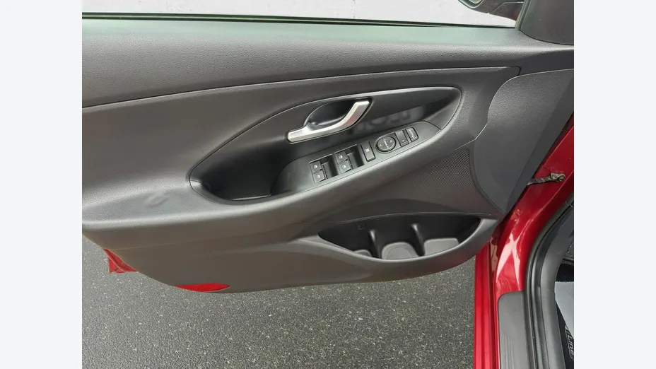 HYUNDAI i30 -