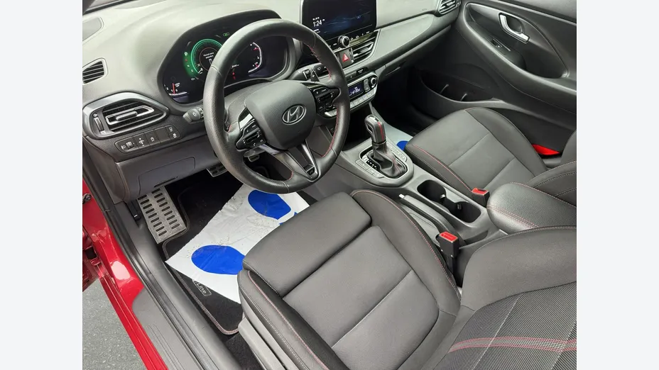 HYUNDAI i30 -