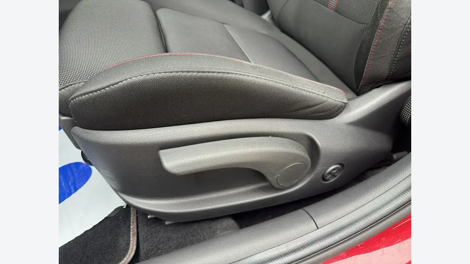 HYUNDAI i30 -