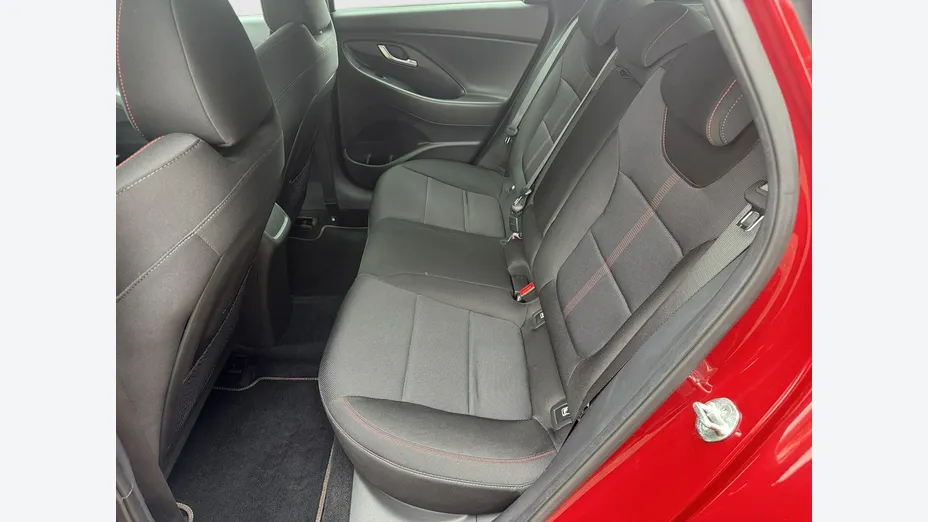 HYUNDAI i30 -