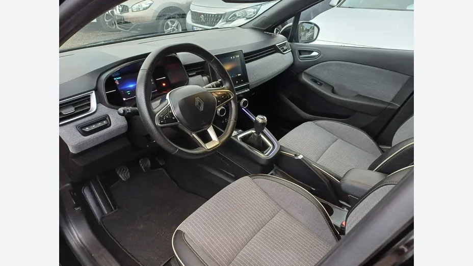 RENAULT Clio -
