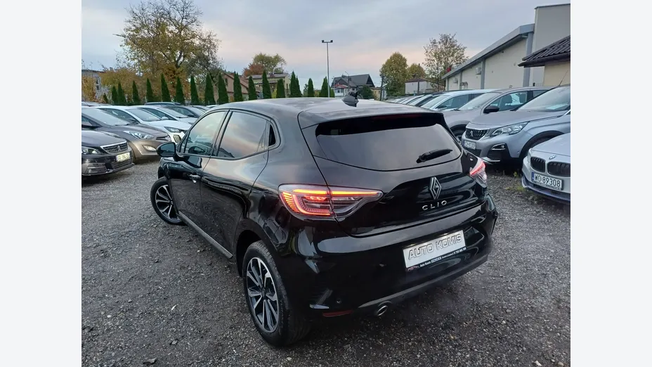 RENAULT Clio -