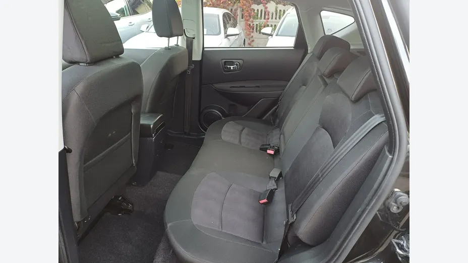 NISSAN Qashqai -