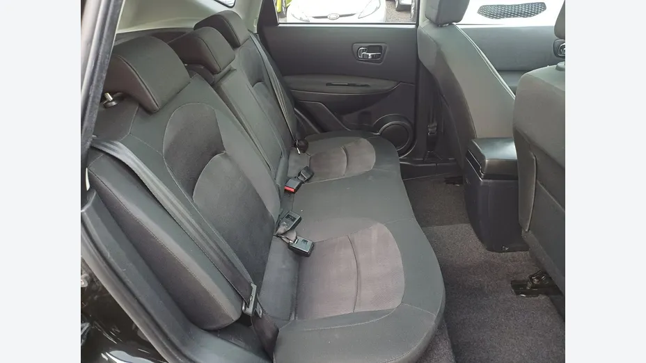 NISSAN Qashqai -