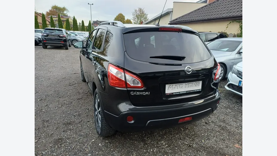 NISSAN Qashqai -