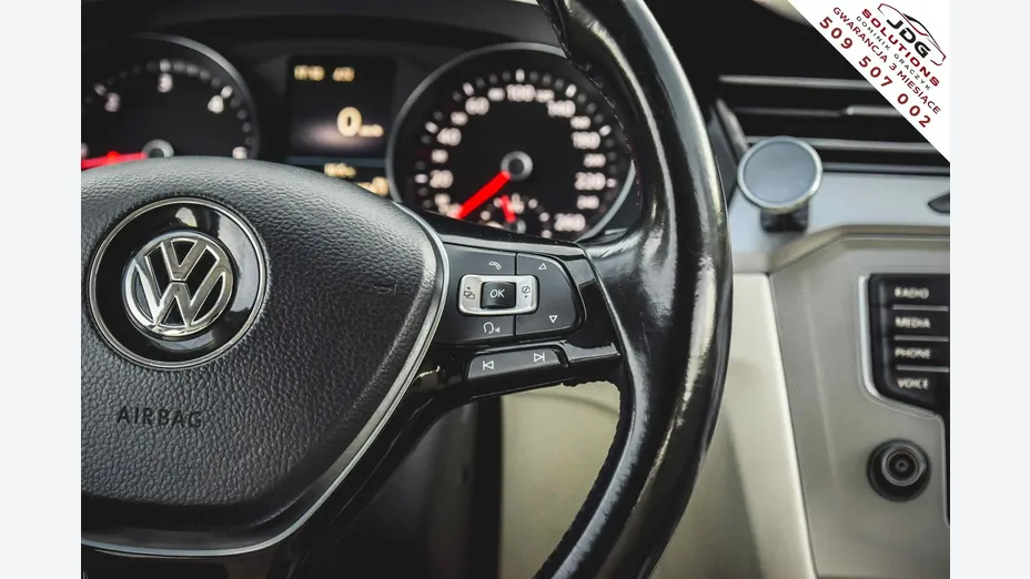 VOLKSWAGEN Passat -