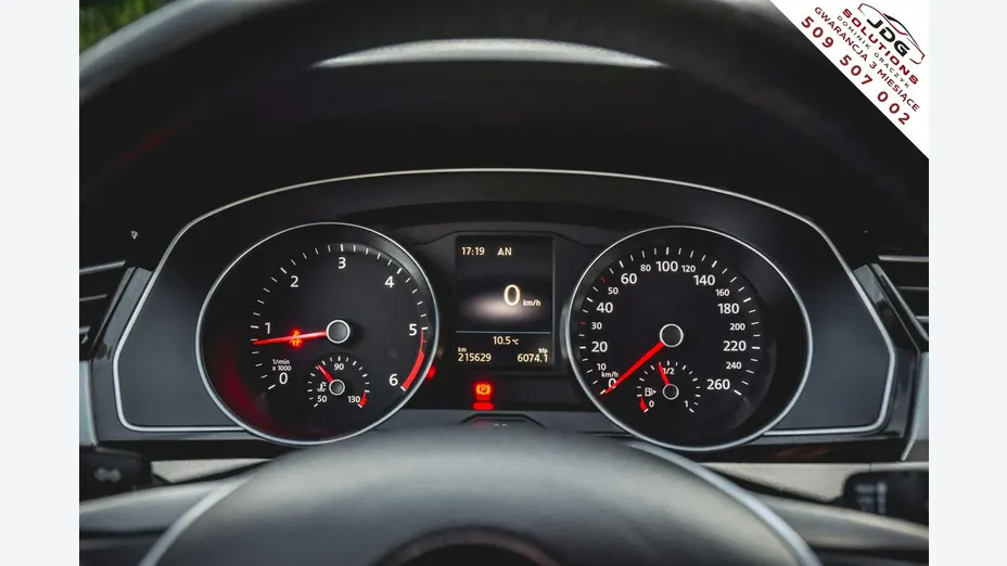 VOLKSWAGEN Passat -