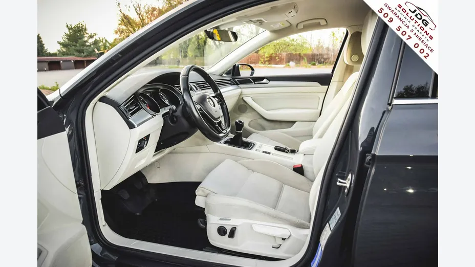 VOLKSWAGEN Passat -