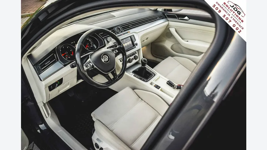 VOLKSWAGEN Passat -
