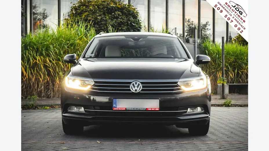 VOLKSWAGEN Passat -
