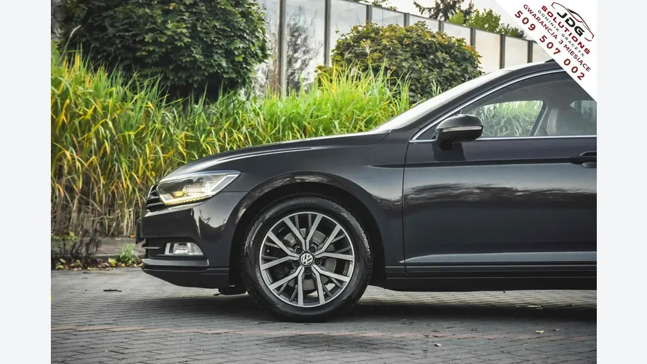 VOLKSWAGEN Passat -