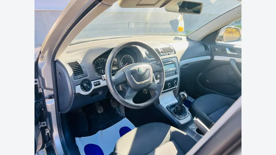 SKODA Octavia -
