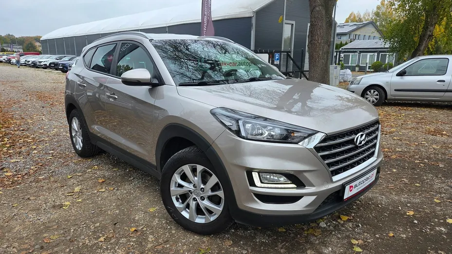HYUNDAI Tucson -