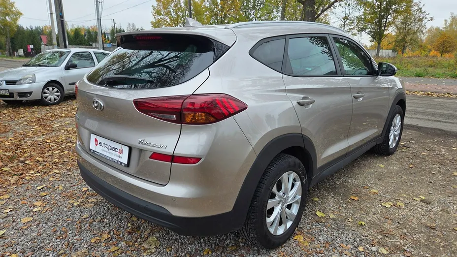 HYUNDAI Tucson -