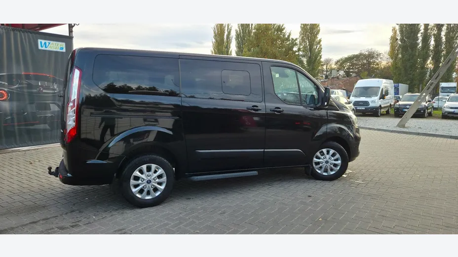 FORD Tourneo Custom -