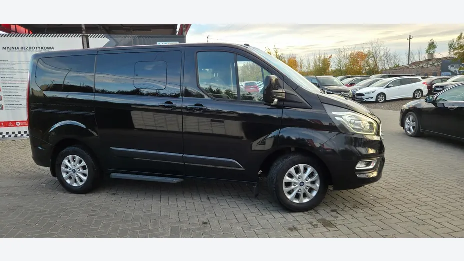 FORD Tourneo Custom -