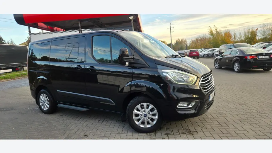 FORD Tourneo Custom -